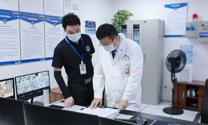 <b>˫ͬ ƽ  ϺʮԿҽԺչǰȫ</b>