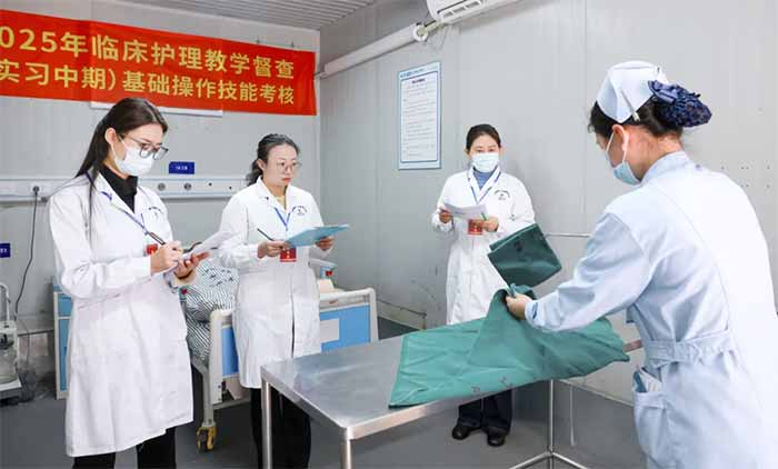 <b>�۽��ں�ǿ���� �������ܴٷ�չ | ��˾ר����ݰ��ҽԺ��չʵϰ�����ٴ�������ѧ����</b>