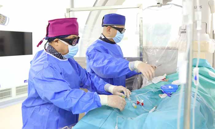 <b>�Թ��ָ��ڣ����á������з硱���Ŀ�����</b>