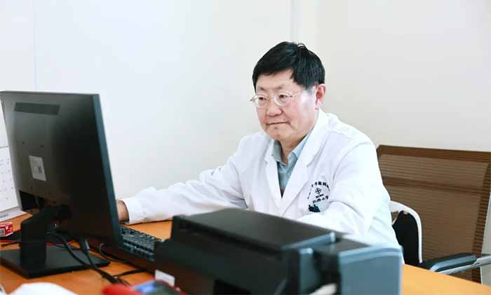 <b>����֮������� Σ��ʱ���Ե�������չ�ϣ�������һ����......</b>